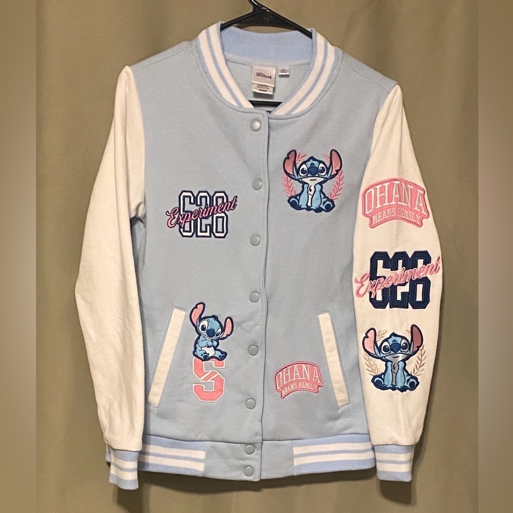 Stitch Women’s LILO & Stitch Fleece midweight Junior’s Varsity jacket Size M